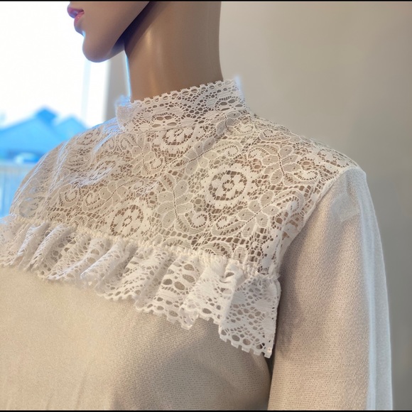 💄💄PLUS SIZE LACE TOP💄💄 - Picture 5 of 10